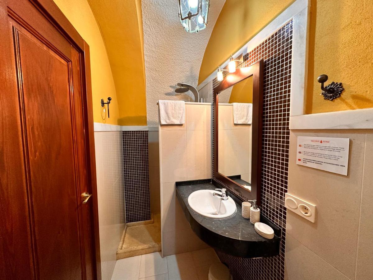 Cuevas La Granja Apartment *