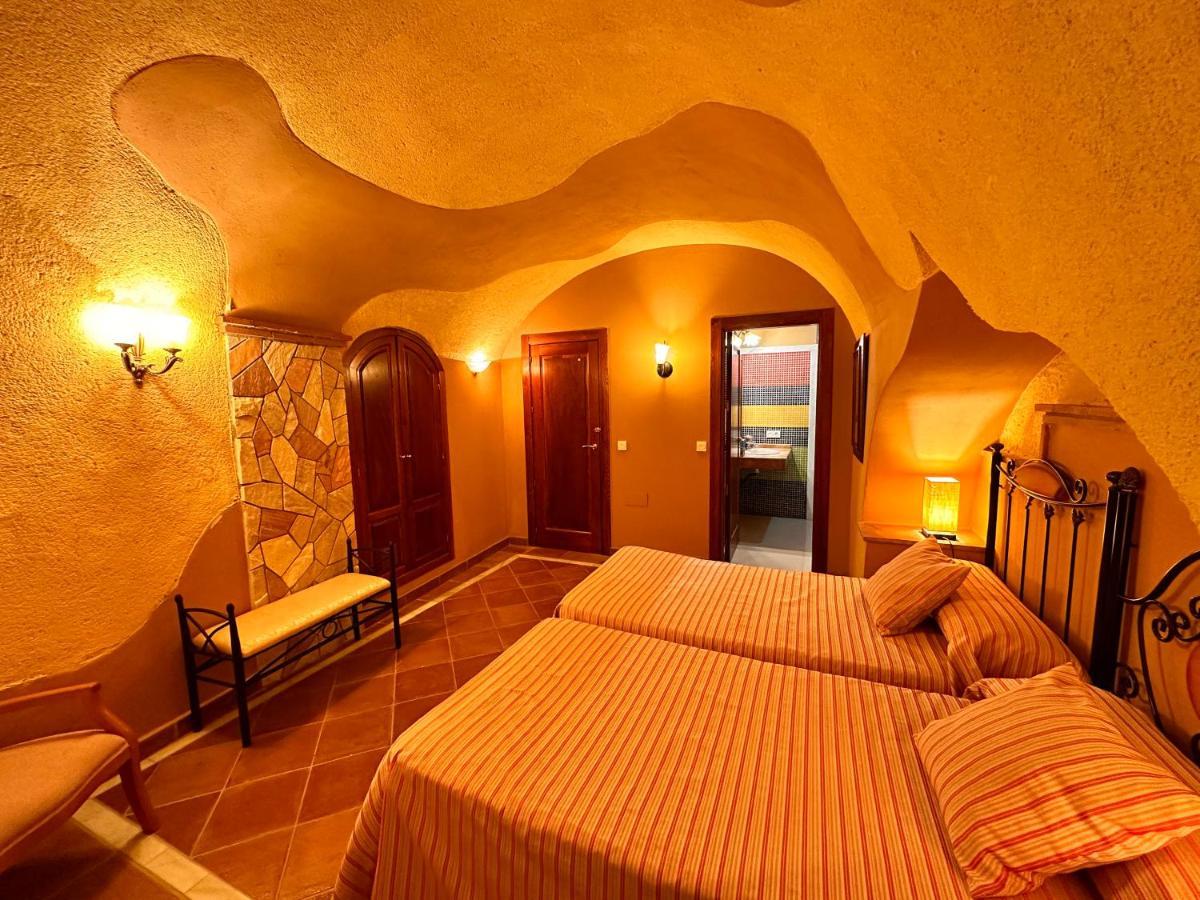 Cuevas La Granja Benalua de Guadix